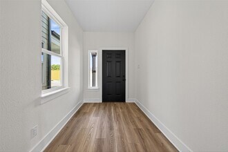 12307 New Jordan Ln in Cypress, TX - Foto de edificio - Building Photo