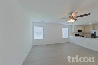 1601 Parlier St in McKinney, TX - Foto de edificio - Building Photo