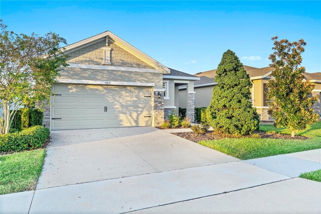 5260 Sunshine Dr in Wildwood, FL - Foto de edificio - Building Photo