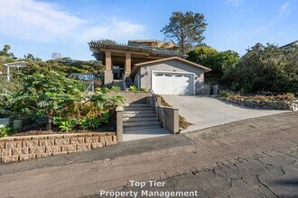 2045 Seaview Ave in Del Mar, CA - Building Photo - Building Photo