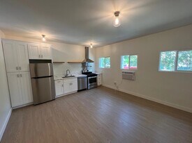 133 N Reno St, Unit 101 in Los Angeles, CA - Building Photo