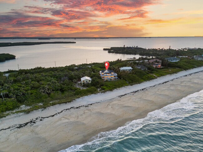 12376 Jimmy Buffett Mem Hwy in Vero Beach, FL - Building Photo - Building Photo