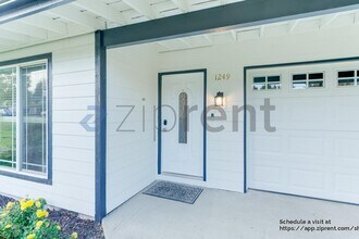 1249 149th Pl SE in Bellevue, WA - Building Photo - Building Photo