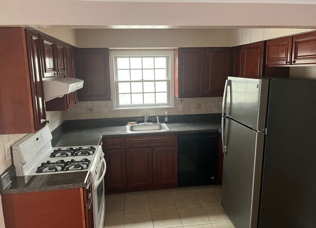 159 Lafayette St, Unit 1 in Newark, NJ - Foto de edificio - Building Photo