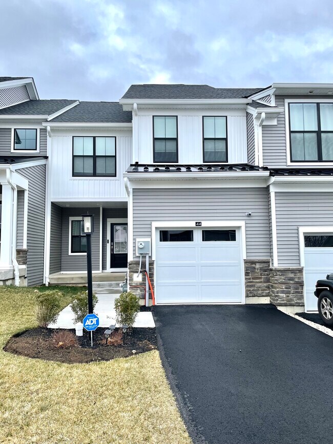 44 Umbrell Dr Rentals in Norristown, PA