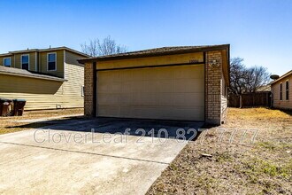 10006 Sungate Park in San Antonio, TX - Building Photo - Building Photo