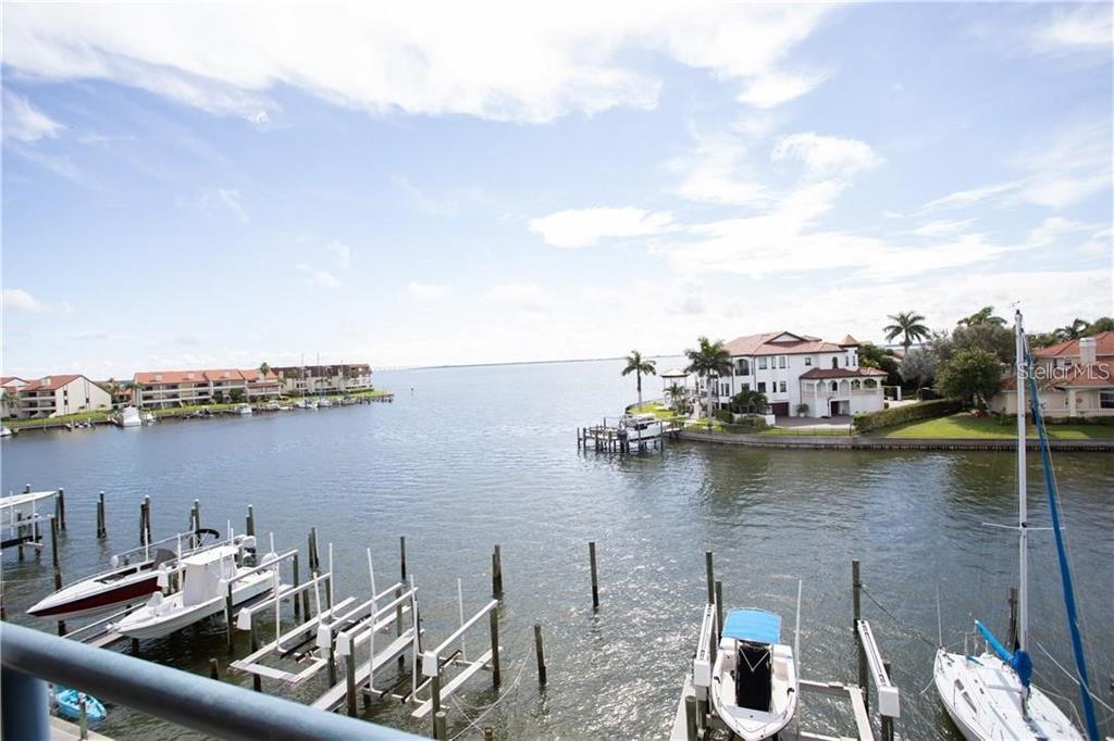 363 Pinellas Bayway S in Tierra Verde, FL - Building Photo