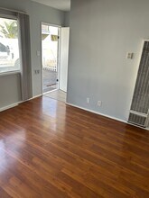 25044 Oak St, Unit Back in Lomita, CA - Foto de edificio - Building Photo