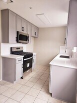 220 Marguerita Ave, Unit B in Alhambra, CA - Building Photo