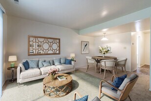 Southgate Manor Apartments in Elizabeth City, NC - Building Photo