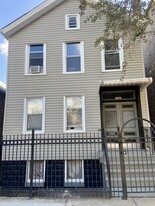 1337 W Cullerton St, Unit 2 Apartments