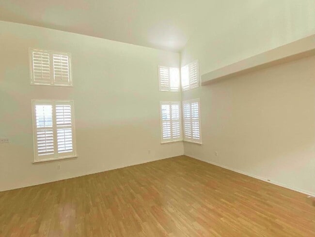 9317 Magic Flower Ave in Las Vegas, NV - Building Photo - Building Photo