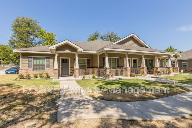property at 512 E Akard St