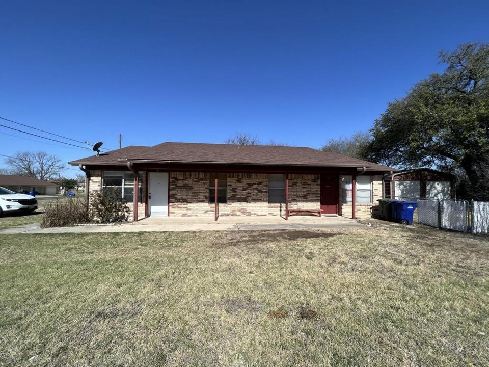 203 E Avenue A in Copperas Cove, TX - Building Photo