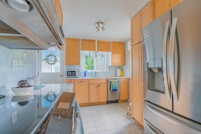 property at 83 Mast St