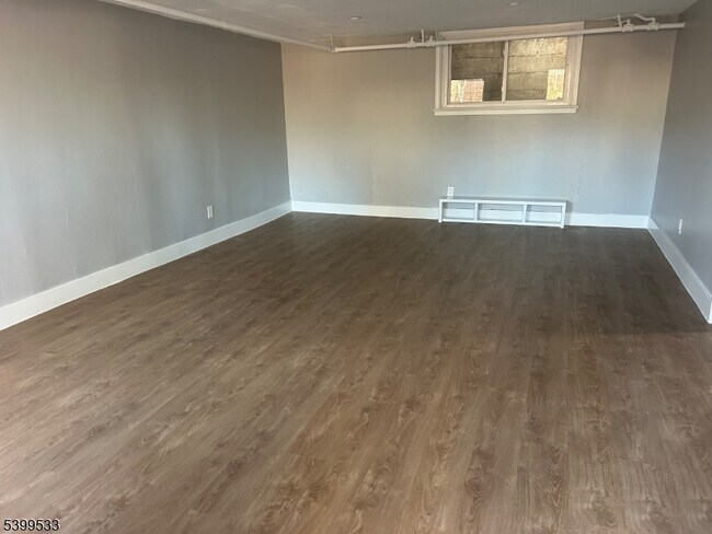 2 Beech Spring Dr in Summit, NJ - Foto de edificio - Building Photo