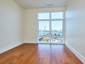 250 Meridian St, Unit 402 in Boston, MA - Building Photo - Building Photo