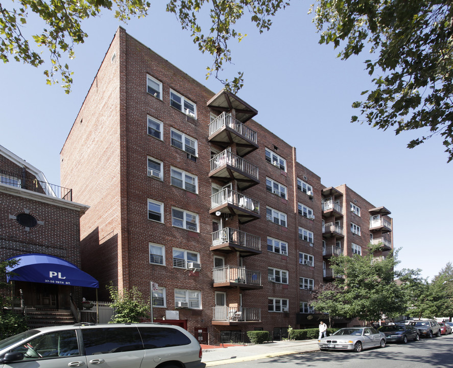 Jackson Towers in Jackson Heights, NY - Foto de edificio