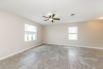 401 Serenity Ml Lp in Ruskin, FL - Building Photo - Building Photo