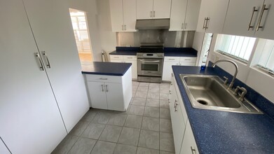 2921 Koali Rd in Honolulu, HI - Foto de edificio - Building Photo