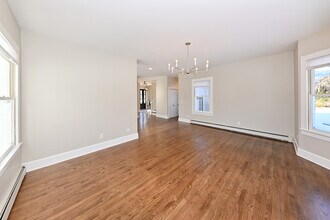 62 Elm St in Allendale, NJ - Building Photo - Building Photo