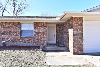 1626 S Redbud Ave in Broken Arrow, OK - Building Photo - Building Photo