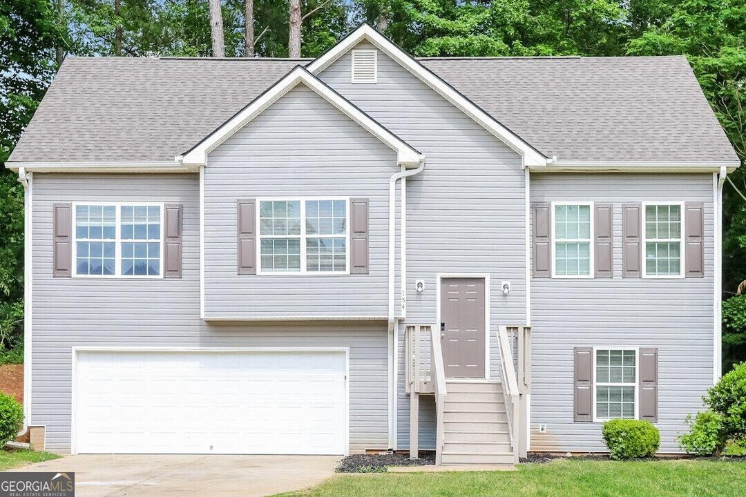 154 Mineral Springs Ln in Newnan, GA - Building Photo