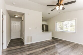 100 Terrace Dr NE in Atlanta, GA - Foto de edificio - Building Photo