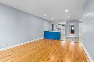4316 Mann St in Oak Forest, IL - Foto de edificio - Building Photo