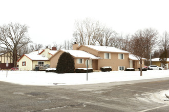 Spartan Duplexes Group 2 in East Lansing, MI - Building Photo - Building Photo