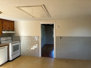 41 Purchase St-Unit -2nd flr left in Milford, MA - Building Photo - Building Photo