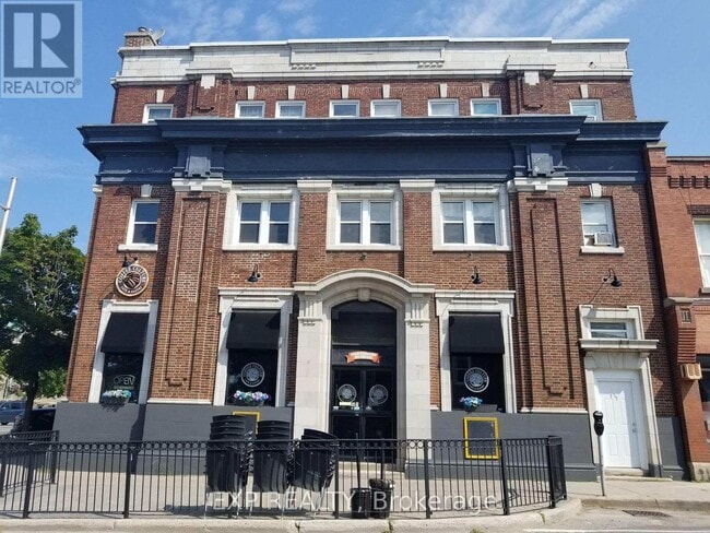 property at 2 Russell St E