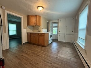 143 Harrison St in Johnson City, NY - Building Photo - Building Photo
