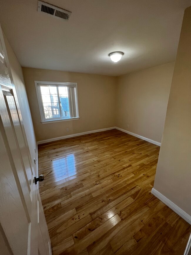 107 Rolph St, Unit A in San Francisco, CA - Building Photo - Building Photo