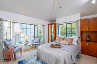 10272 Danube Dr in Cupertino, CA - Foto de edificio - Building Photo