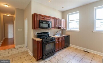1121 S 13th St in Philadelphia, PA - Building Photo - Building Photo