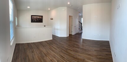 285 Lakeshore Dr in Oswego, IL - Building Photo - Building Photo