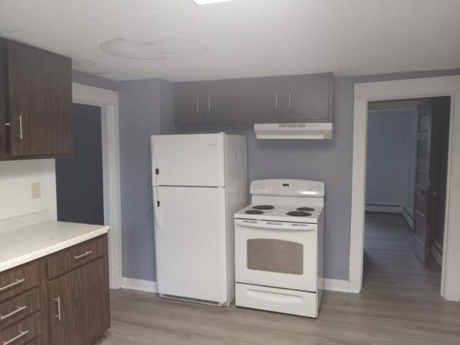 73 Elm St, Unit 4 in Malone, NY - Building Photo - Building Photo