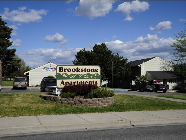 Brookstone Apartments in Spokane, WA - Building Photo - Building Photo