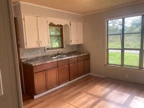 1060 Bonner St in Silsbee, TX - Building Photo - Building Photo