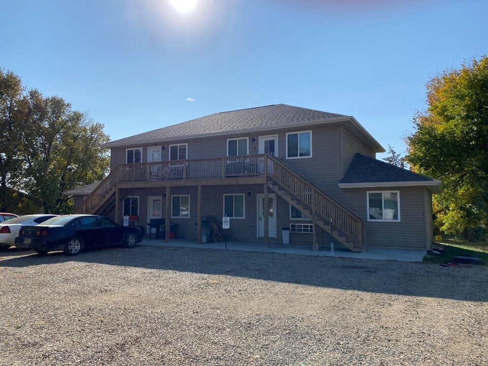 SoDak Townhomes in Lake Norden, SD - Building Photo