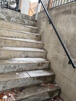 31 Irwin Dr in Whitby, ON - Building Photo