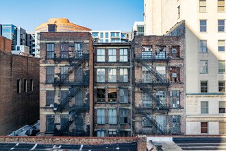 115 W 4th St in Cincinnati, OH - Foto de edificio - Building Photo
