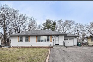 5609 Bryant Ave N in Minneapolis, MN - Building Photo