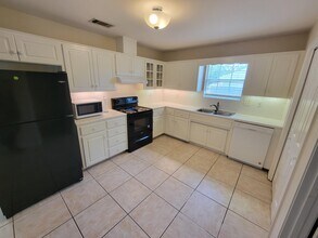 7400 Frankfort St in Navarre, FL - Building Photo - Building Photo