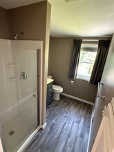 233 Country Club Rd in New Britain, CT - Building Photo - Building Photo