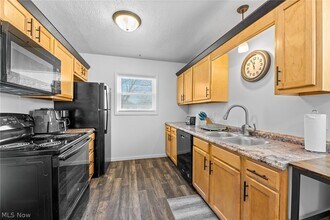 2225 Martha Ave NE in Canton, OH - Building Photo - Building Photo