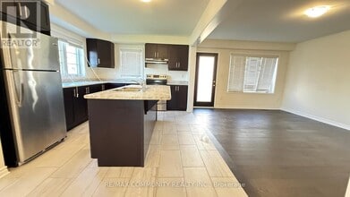 46 Kilmarnock Cres in Whitby, ON - Building Photo - Building Photo
