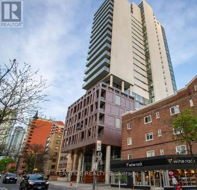property at 81-2681 Wellesley St E