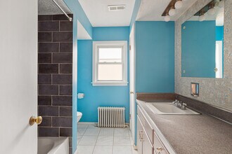 2102 N Nagle Ave in Chicago, IL - Building Photo - Building Photo
